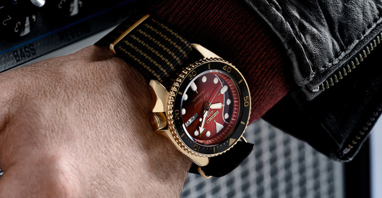 seiko 5 brian may red special